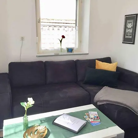 Mainroom Apartment *